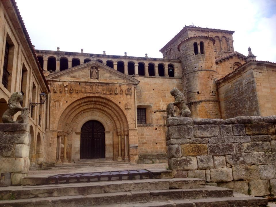 Hospedaje Octavio Santillana del Mar Exterior photo