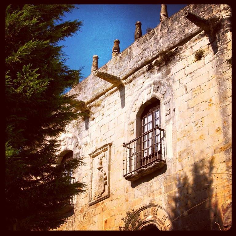 Hospedaje Octavio Santillana del Mar Exterior photo